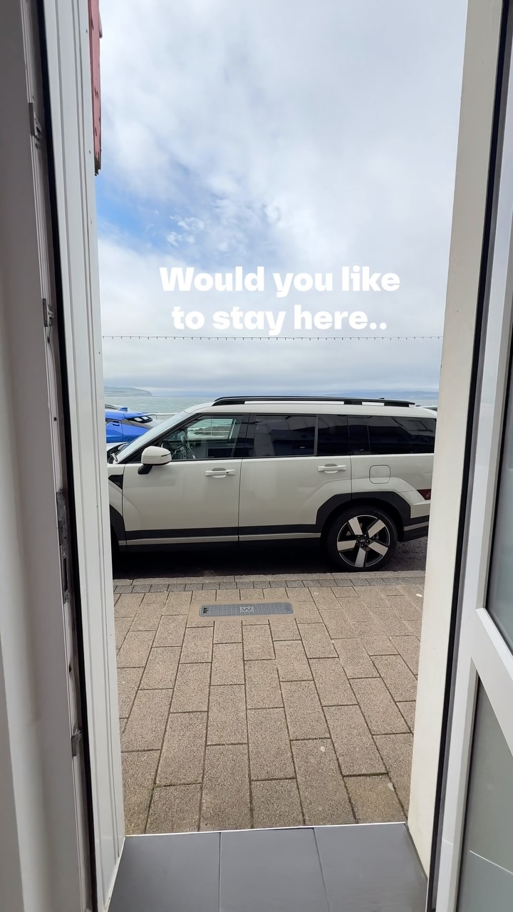 Dreaming of a North Coast getaway? 🏖️

Wake up to uninterrupted sea views with this holiday home located in the heart of Portstewart. 🌊✨

This homely 3-bedroom duplex apartment sits right on the Promenade, putting cafés, restaurants, the beach, and everything Portstewart has to offer just moments from your door.

Your perfect North Coast getaway starts here. Comment ‘OCEAN’ for more info and remaining summer availability🏡 

#stayhere #selfcateringaccomodation #portstewart #holidayhomesni